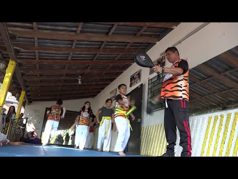 Grupo de taekwondo en Chalatenango