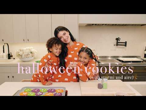 Halloween Cookies <strong>with</strong> Stormi <strong>and</strong> Aire