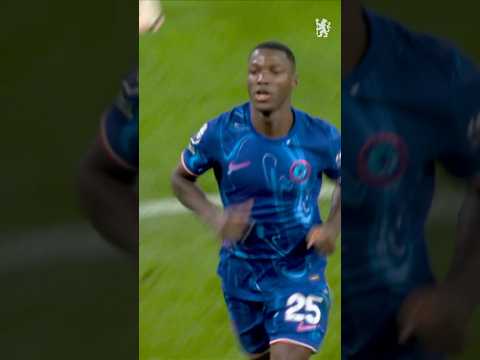 CAICEDO with a MAGNIFICENT volley! 🤩 #shorts #moisescaicedo #chelseafc