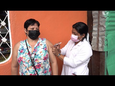 Habitantes del Distrito V de Managua se inmunizan contra el Covid-19