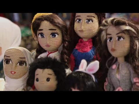 Syrian doll maker uses Japanese style of crocheting to turn knitting hobby into small business