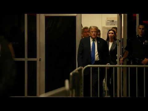 Trial : Trump leaves, enters courtroom between opening statements, first witness | AFP