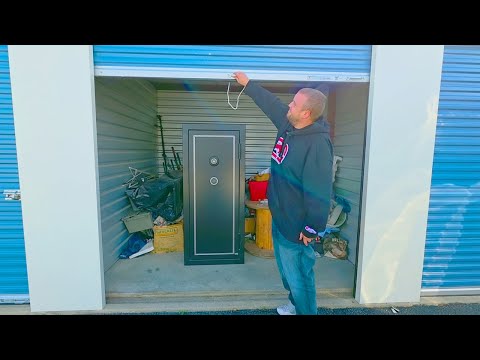 I Bought the HUGE SAFE Storage Unit & It's a JACKPOT!