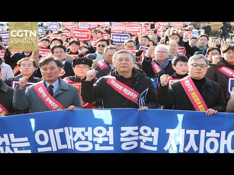 Médicos de la República de Corea se manifiestan contra plan del Gobierno