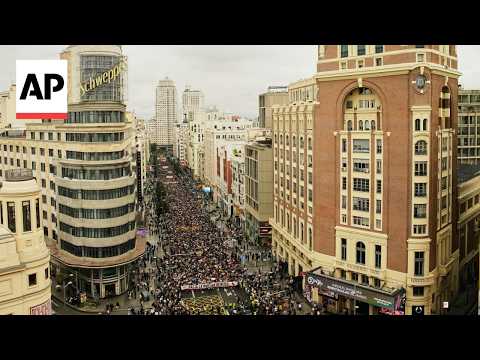 Decenas de miles protestan en España y exigen ayuda para los inquilinos