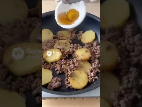 ごはんが進む！じゃがいもとひき肉のチーズカレー炒め｜フライパンひとつで時短おかず