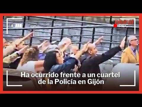 Decenas de personas cantan el 'cara al sol' en Asturias