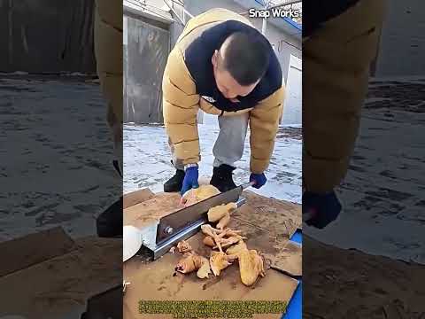 지렛대 원리로 단단한 닭 뼈를 깔끔하게 토막 내는 가공 기술 #worker #process #poultry #kitchengadgets #workshop