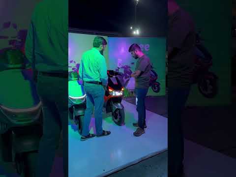 Evee lineup presented at PakWheels Islamabad Auto Show 2025!