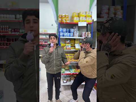 صديقي يغني يا شرطة تعالوا !!