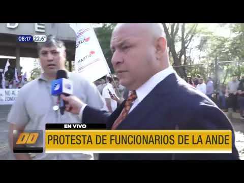 Protesta de funcionarios de la Ande