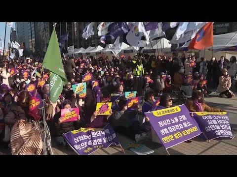 Hundreds march through Seoul to push for gender equality on International Women's Day