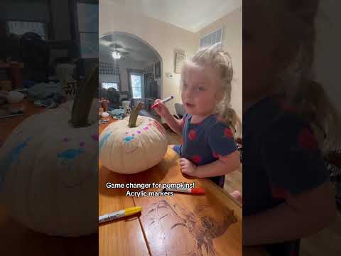Game changer for pumpkins decorating-acrylic markers! #family #crafts #pumpkins