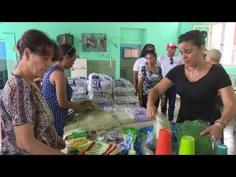 Artesanos entregan donativo a Hogar de Ancianos camagüeyano