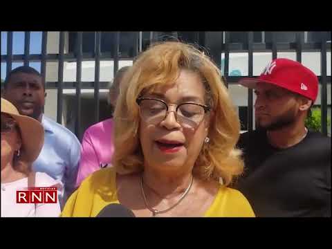 Gobernadora de Santiago pide a organizaciones canalizar demandas con autoridades
