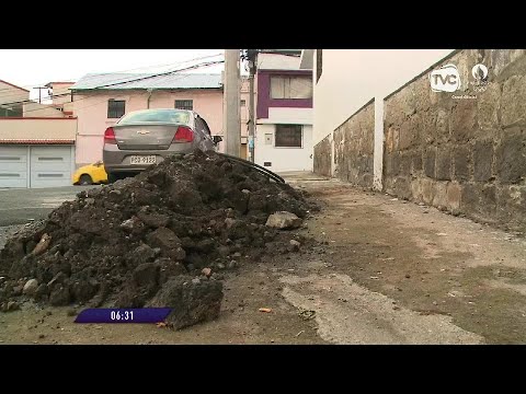 Vecinos solicitan que la Epmmop recoja los escombros de asfaltado