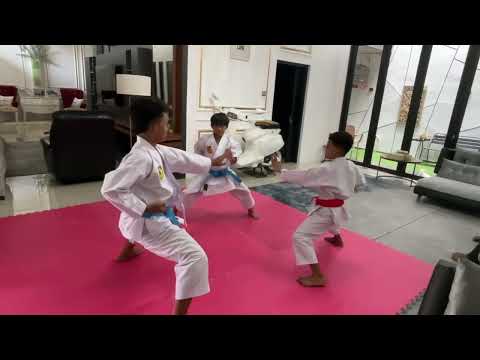 DD, Latihan Bersama Para Juara Karate
