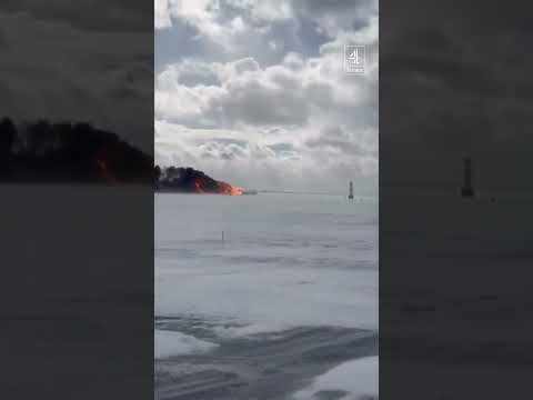 Moment Toronto plane crashes