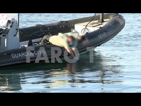 La Guardia Civil recupera el cadáver de un joven en el mar