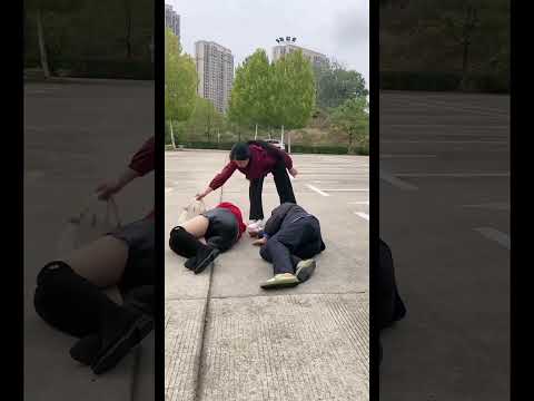 Kind woman help #motivation #positivevibes #lnspiration