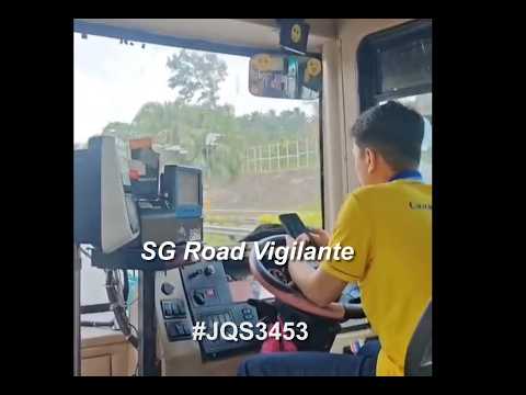 10jun2026 2nd link#JAS3453  causeway link bus driver using mobile phone while driving