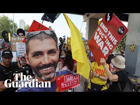 Israeli hostage families block roads to call for release of relatives