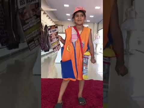 Regalan vestido a niña que vendía cartones de bingo en Hernandarias