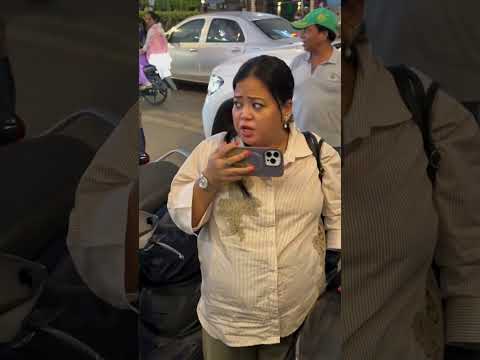 Bharti Singh snapped in town having chit-chat with paps 😂 #bhartisingh
