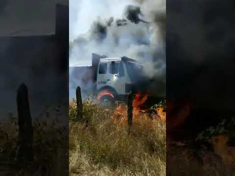 #breakingnews #ahora #atacan la #comida del #Pueblo, #terroristas queman camiones con comida
