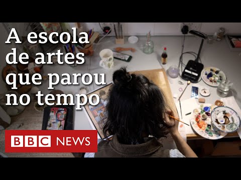 A escola em Londres que faz tinta com insetos e pincel com pelos de esquilo