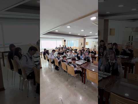 급식실에서 이춤가능?다음 장소는?댓글로 남겨주세용^^ #춤추는곰돌 #춤추는곰돌의랜덤댄스 #kpop #dance #music #댄스 #challenge #nobatidao
