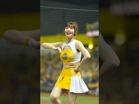 台湾シリーズ、チャンテを踊る峮峮 #ちゅんちゅん #チュンチュン Passion Sisters #台湾チア 洲際棒球場 2025/10/27【台湾チアTV】