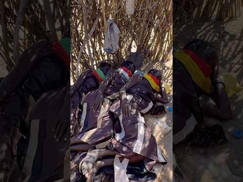 Turkana women who sleeps outdide at night in the desert #morningroutine #desertlife