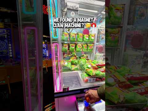 This was an interesting claw machine.. 😅 #clawmachine #cranegame #arcade #arcadegames