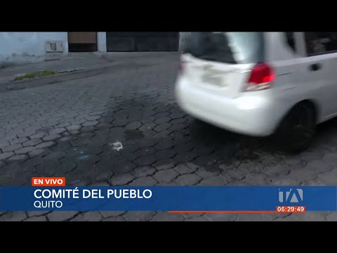 Una fuga de agua que no ha sido atendida preocupa a vecinos del Comité del Pueblo, en Quito