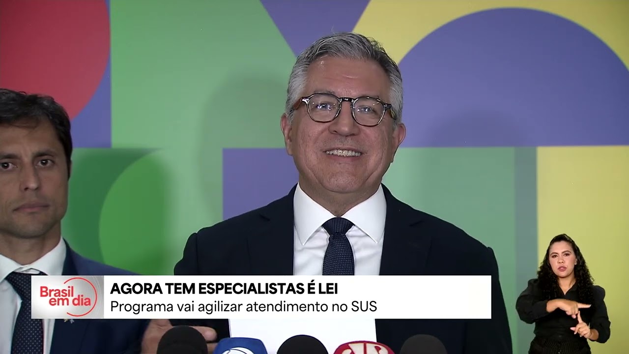 Lula sanciona lei que cria o programa Agora Tem Especialistas