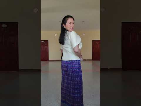 Kanyarat Tk. เสื้อผ้าฝ้ายแบบเก๋ๆผ้าถุงทอมือผ้าไทยใครใส่ก็สวยผ้าไทยความสุข