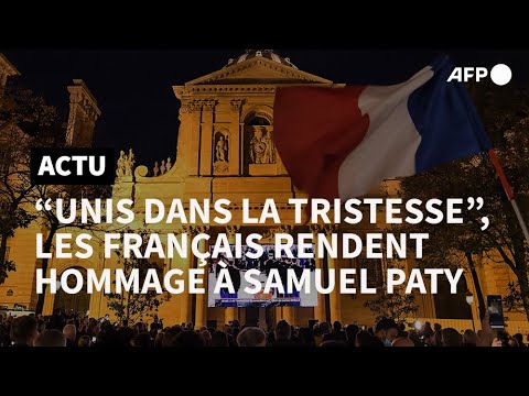Les Français unis dans la tristesse pour rendre hommage à Samuel Paty | AFP