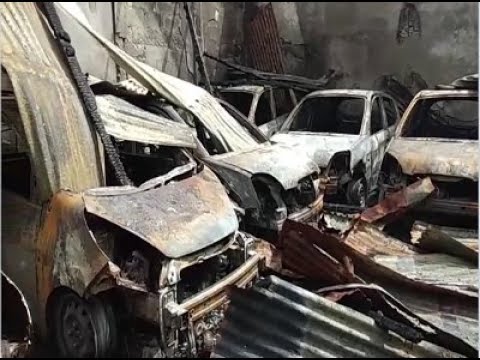 Ocho vehículos y tres motocicletas completamente quemados deja voraz incendio en Bluefieds