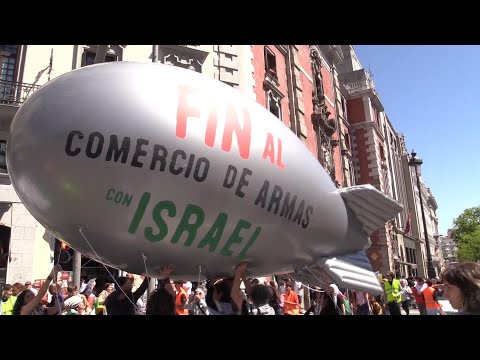 Spain protesters call for the end of the arms trade with Israel