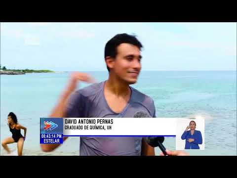 Jóvenes universitarios de Cuba transforman la playa de Bacuranao, en La Habana