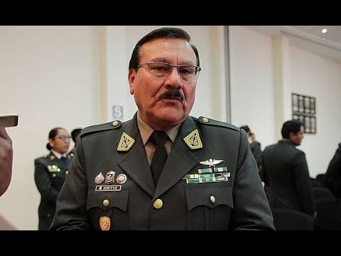 ¿Nuevo ministro del Interior? El General en retiro Walter Ortíz llegó a Palacio de Gobierno