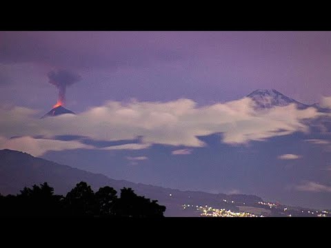 Espectácular fotografía del Volcán de Fuego en plena actividad