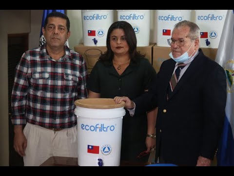 Parlacen entrega ecofiltros al MINSA para ser distribuidos a familias afectadas por huracanes