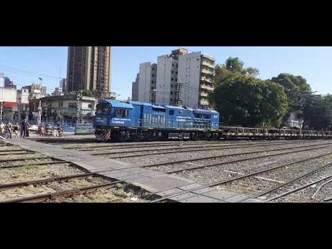 Locomotoras CRRC Qishuyan CDDA5A1 en la estación Caseros (1): Tren rielero de TACyL