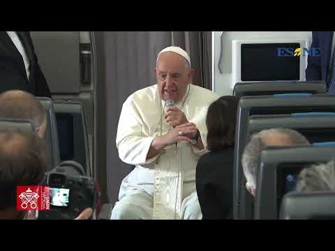 El Papa en rueda de prensa de regreso a Roma