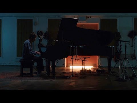 Lauv - Chasing Fire (Stripped - Live in London)