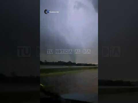 ?Tornado y fuerte lluvia en Oklahoma #short #viral #YouTube