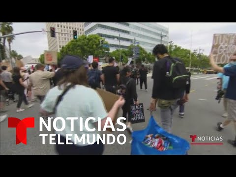 Jóvenes llevan agua y comida para alimentar a los manifestantes | Noticias Telemundo