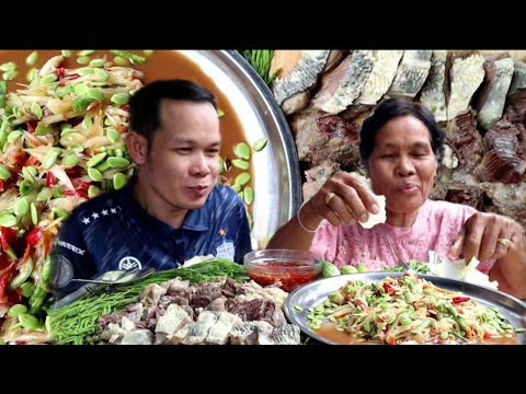 จุ๊ปากหนามวัวเปื่อยๆกับส้มตำโร จุ๊ปากหนามวัวเปื่อยๆกับส้มตำโร